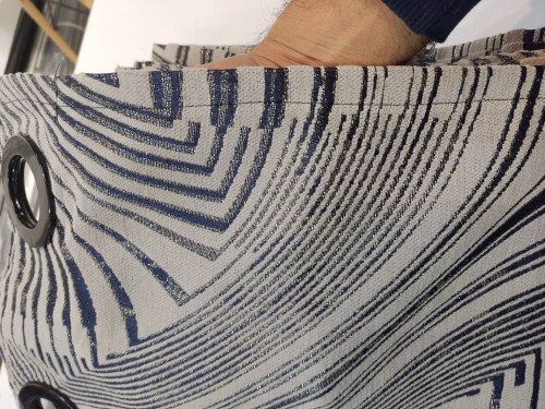 پرده زبرا نقرهای، جلوهای مدرن و شیک به خانه شما میبخشد